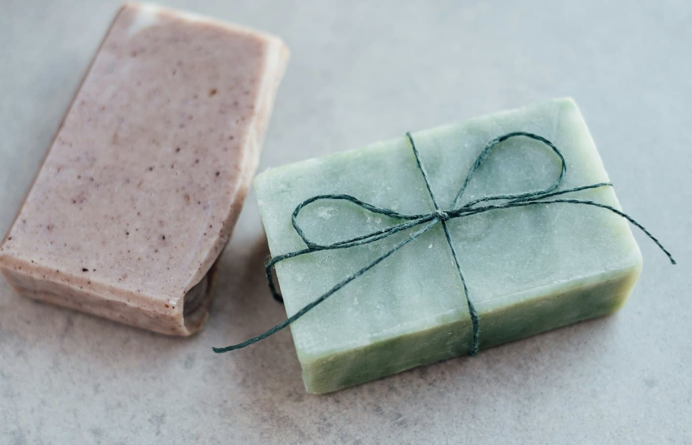 Green and brown sliced cheese