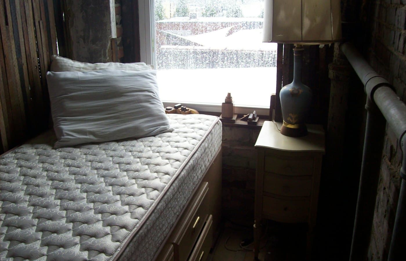 White and black bed linen